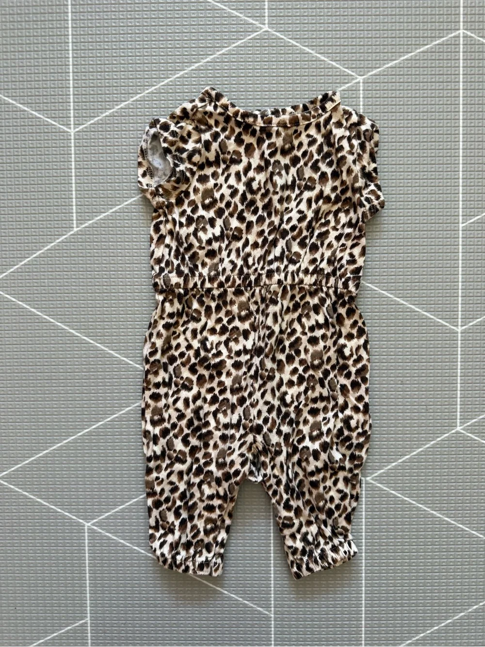 Old Navy|Baby girl Leopard Print short sleeve jumpsuit - Brown & Black•••0-3M